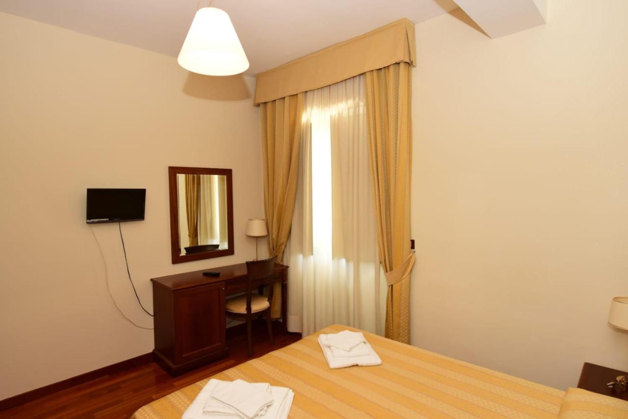 Albergo La Locanda Degli Apolidi Atena Lucana Kültér fotó
