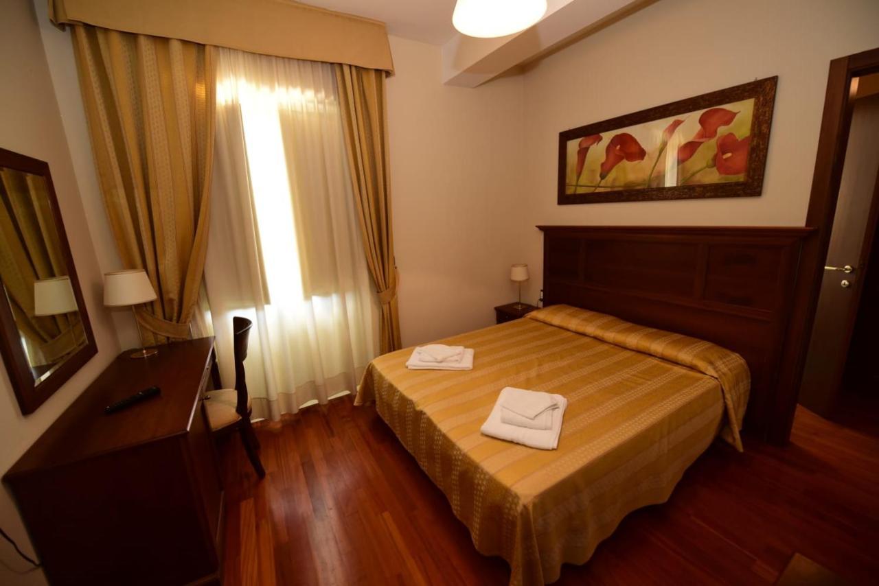 Albergo La Locanda Degli Apolidi Atena Lucana Kültér fotó