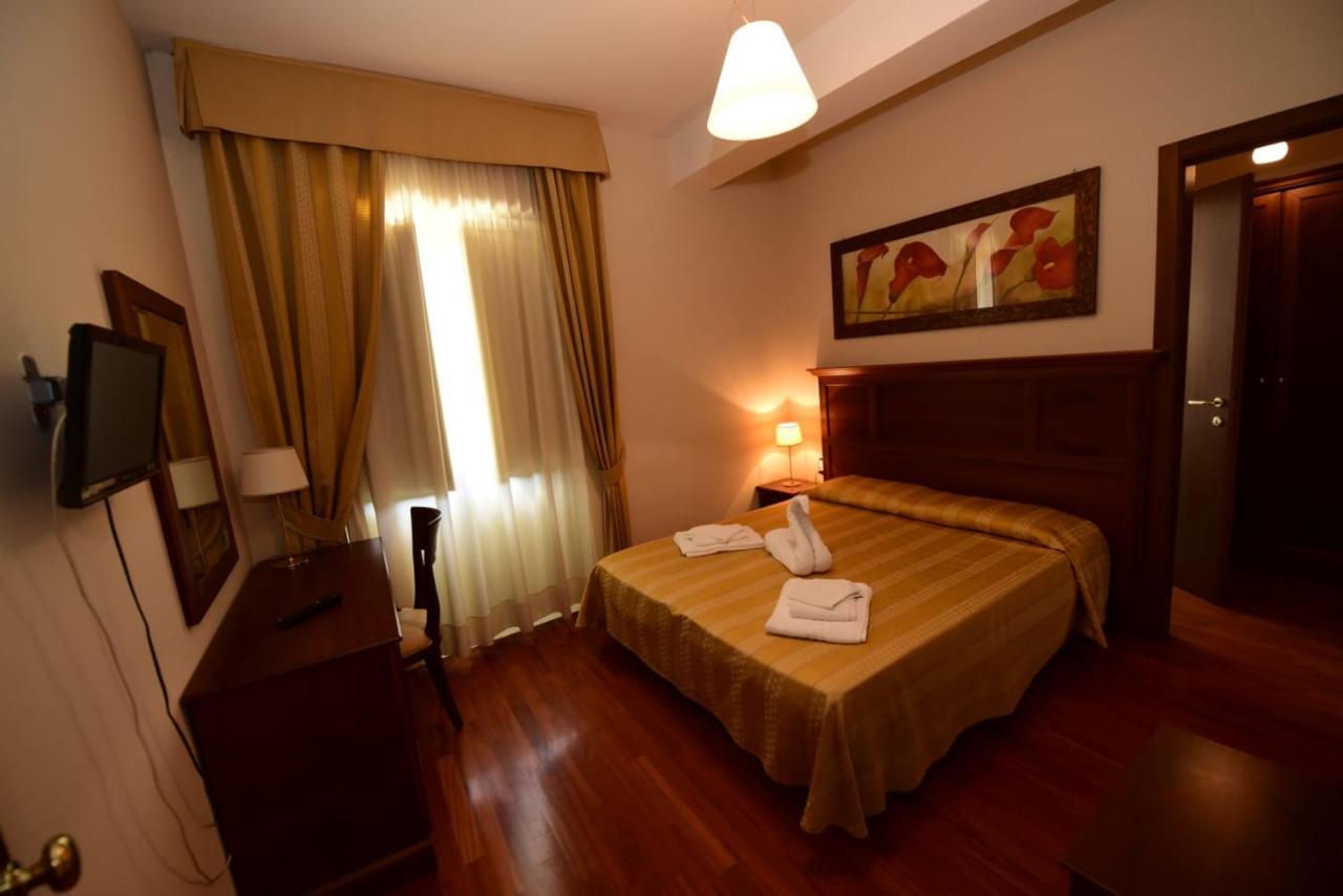Albergo La Locanda Degli Apolidi Atena Lucana Kültér fotó